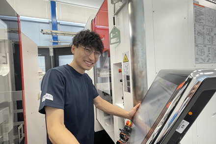 製造管理課・マシニングセンター担当
